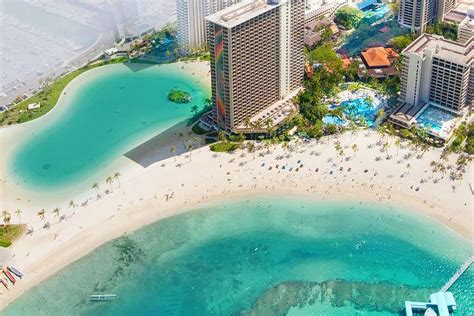 The 7 Best Hotels in Oahu Right On Waikiki Beach!