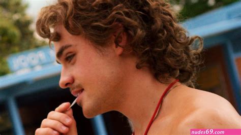 Dacre Montgomery Nude Nudes