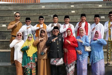 Ridwan Kamil Resmikan Alun Alun Setu Hadiah Untuk Hari Jadi Kabupaten