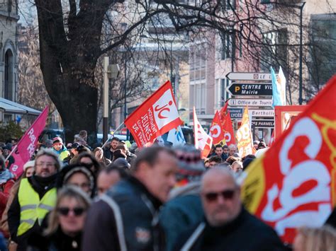 Haute Savoie Annecy 3 200 Manifestants Maintiennent La Pression