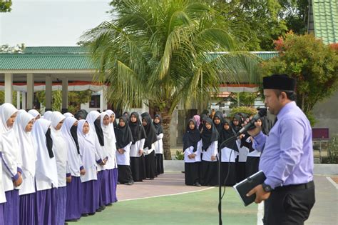 Hari Ini 74 Siswa Smk Grafika Msbs Mulai Prakerin Pesantren