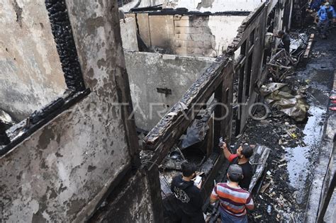 Kebakaran Permukiman Padat Penduduk Di Jakarta Antara Foto