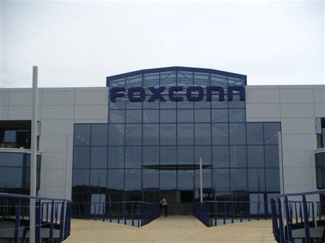 Foxconn Reportedly Close to Deal to Open iPhone Manufacturing Facility ...