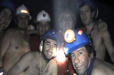 Las Fotos Más Emblemáticas Del Derrumbe Que Atrapó A Los 33 Mineros