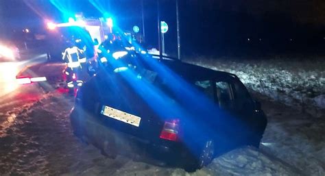 Audi wypadło z drogi w Nowej Wsi Za kierownicą był pijany 41 latek