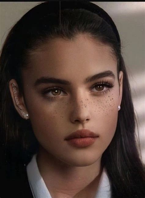 Pretty Face Pretty Woman Brunette Beauty Acne Around The Mouth Cute Makeup Makeup Looks