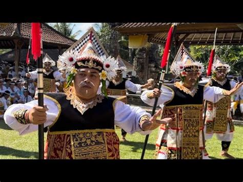 Tari Baris Gede Nyenukan Agung Ring Pura Pucak Manik Selasa