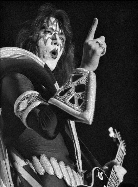 Pin by Mike Childs on Kiss in the 70's | Concert, Historical figures ...