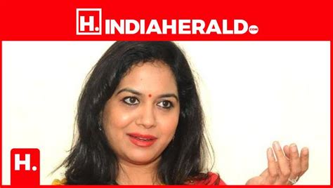 Pregnant News Hurts Me Singer Sunitha
