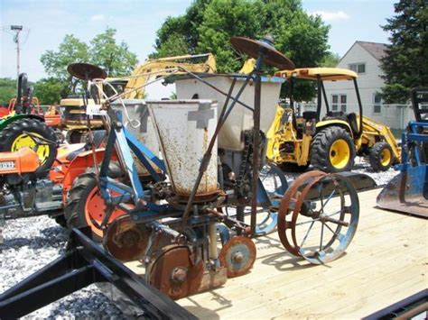 1127a Ford 309 3pt 2 Row Corn Planter For Tractors Lot 1127a