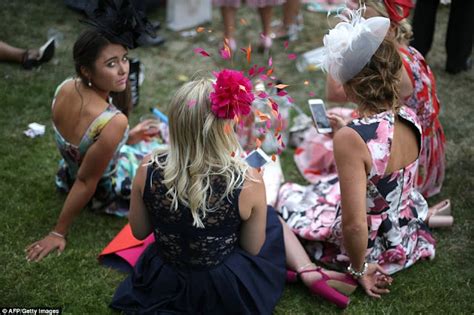 Very Drunk Girls Drunk Girls At The Races 1