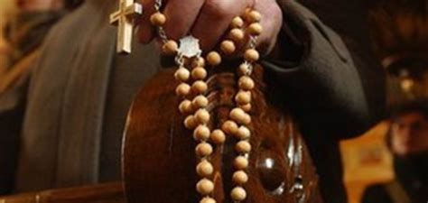 Монах с четками (58 фото)