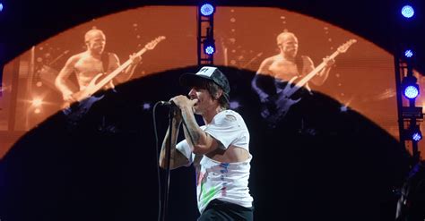 Red Hot Chili Peppers Famosos UOL Entretenimento