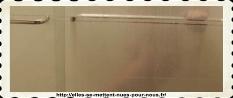 Naked Yvonne Strahovski In Manhattan Night