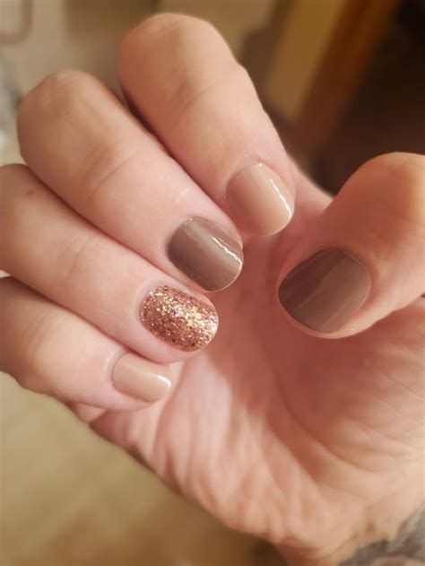Gorgeous Nude Nails With Color Street Giza Sands Tokyo Lights
