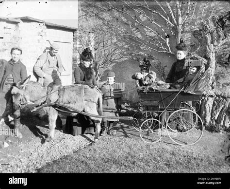 Siebenk Pfige Familie Schwarzwei Stockfotos Und Bilder Alamy