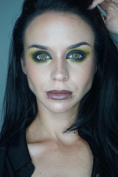 Green Eyes, Black Hair and Makeup to Match! : r/MakeupAddiction