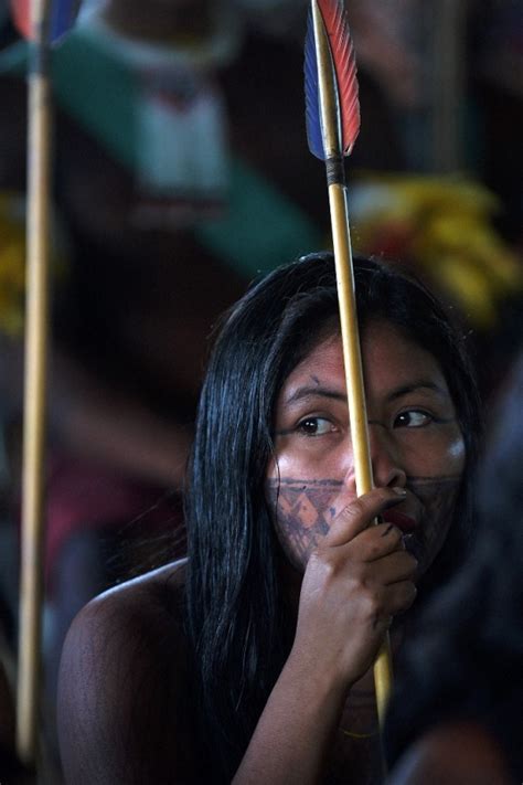Potret Wanita Suku Pedalaman Brasil Demo Minta Perlindungan Dan Hak