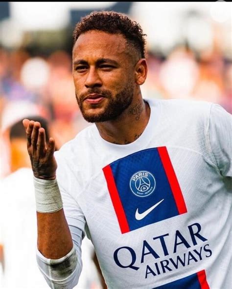 Foto Neymar Foi Bastante Criticado Por Apoiar Bolsonaro Purepeople