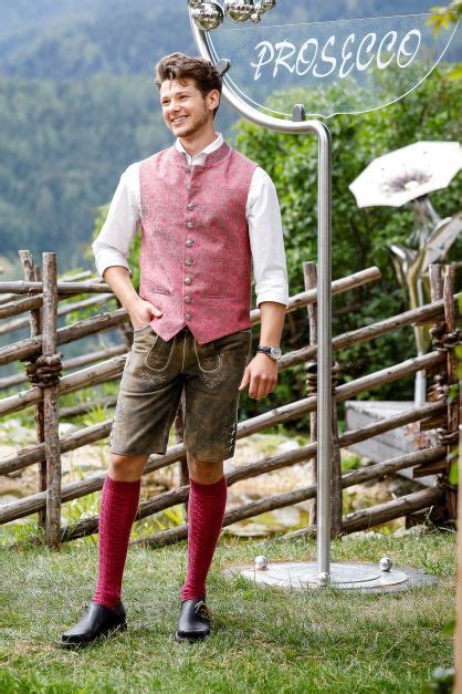 Dirndl Und Gilet In Fuchsia Neub Ck Mode Hochzeit Tracht