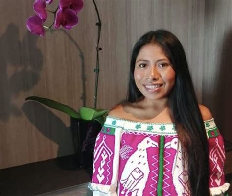 Yalitza Aparicio Luce Bikini En La Playa Fama