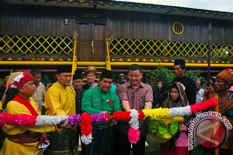 Melancong Ke Benteng Budaya Suku Sakai Antara News