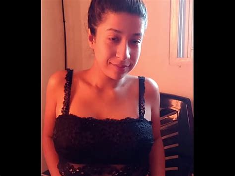 Mi Prima Cachonda Hace Un Video Mientras Se Toca Y Me Muestra Su Ropa Interior XVIDEOS