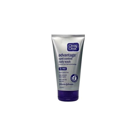 Johnson S Clean Clear Exfoliating Daily Wash Ml