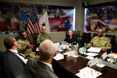 Sddc Deputy Commander Visits Dla Distribution Tours Edc Defense Logistics Agency News