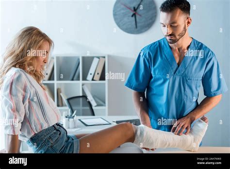 Fractured Legs Hi Res Stock Photography And Images Alamy