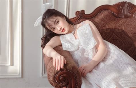 Hot girl bị VTV dìm hàng nhan sắc Từng làm trà xanh bị cả nước ghét