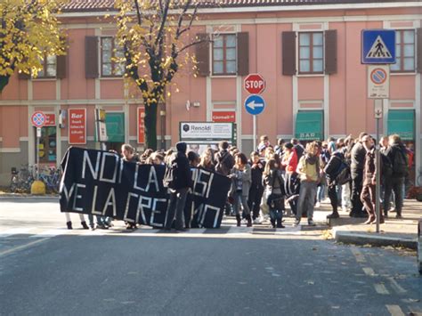 Sale La Tensione Dopo Forza Nuova E Anarchici Anche Anpi In Piazza Sabato