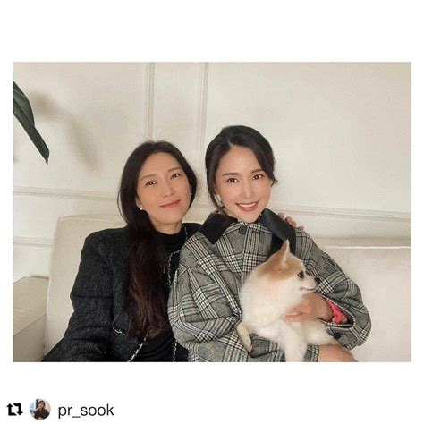 コン・ヒョンジュさんのインスタグラム写真 コン・ヒョンジュinstagram「옆에 있어줘서 고마워요~ 쑥언니🙆‍♀️💕」10月19