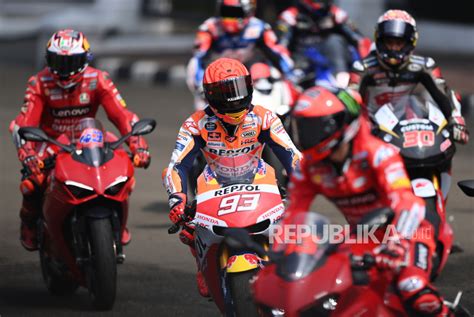 Presiden Jokowi Lepas Parade Pembalap Motogp Republika Online