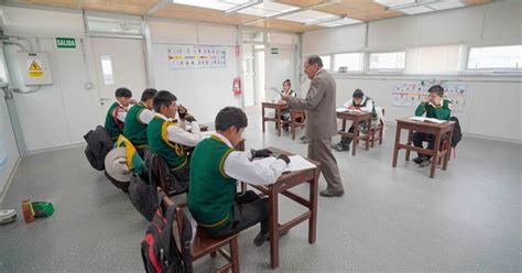 Minedu instaló 30 aulas modulares tipo heladas y 11 kits de pararrayos