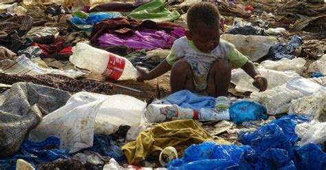 Costa D Avorio Tra I Bimbi Di Abidjan Avvelenati Dai Rifiuti Dell