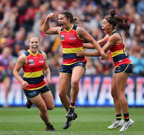 Aflw Eight Premiership Crows Re Sign Au