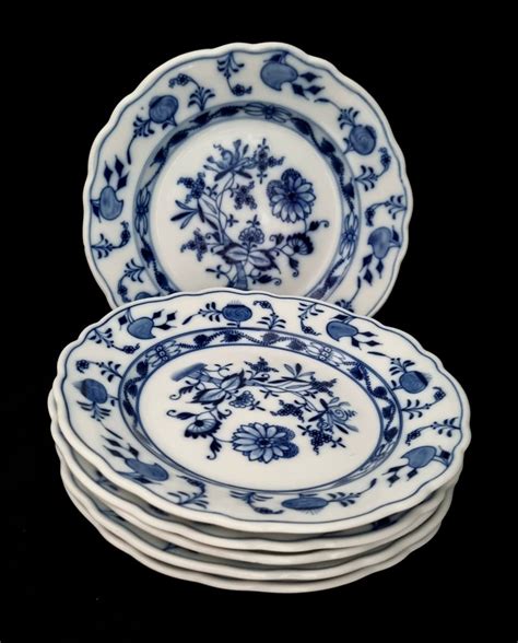 Teichert Werke Stadt Meissen Table Service Onion Pattern X Cake