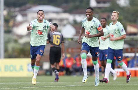 Alexsander Volta A Marcar Em Jogo Treino Da Sele O Sub Veja O