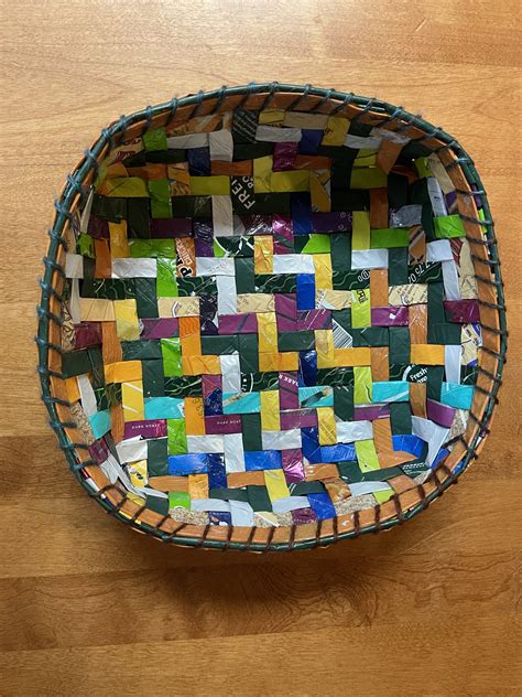 Plastic Bag Weaving Inspired By Newspaper Baskets Stable Table And Crafts