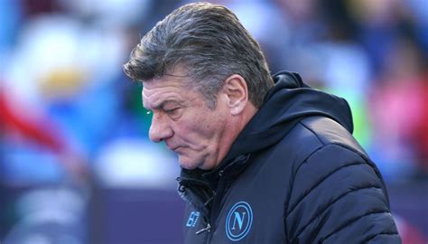 Napoli Walter Mazzarri Increasingly At Risk There Is A New Name