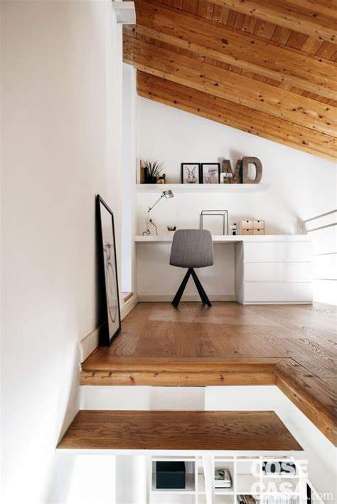 Mini Open Space Per Il Soggiorno Sottotetto Con Cucina A Vista E Studio