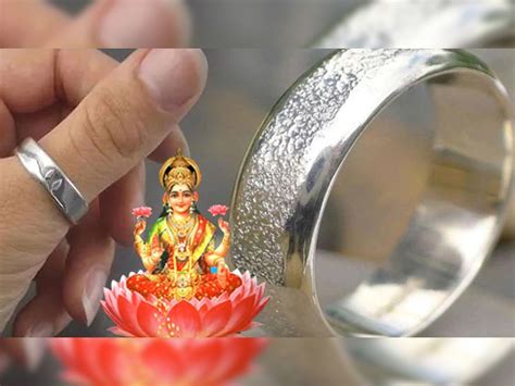 इस उंगली में पहन लें चांदी का छल्‍ला चौतरफा बरसेगा पैसा खुशियों से भर