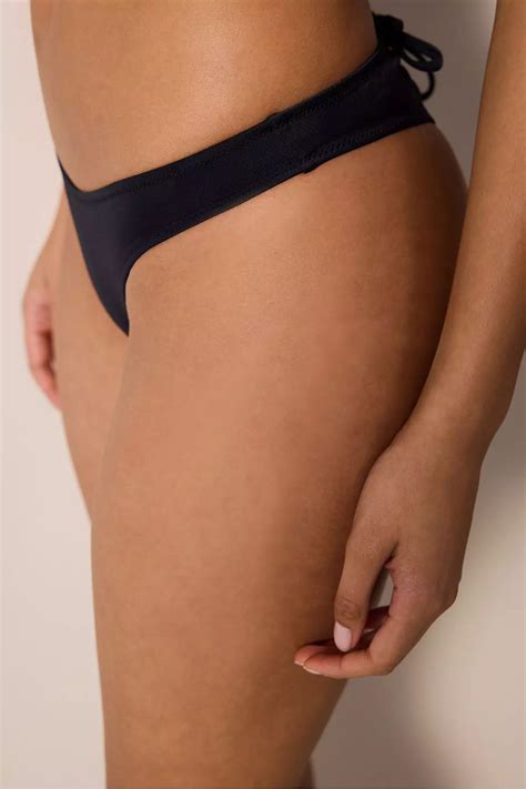 Jual Penti Cheeky Black Bikini Bottom Original 2025 ZALORA Indonesia