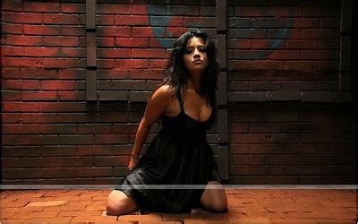 Reema Sen Hot Pictures Saree Sexy Pictures