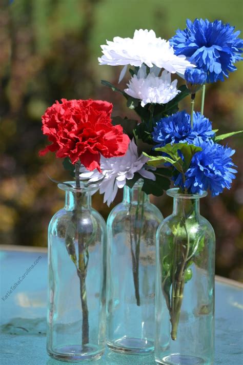 Easy Red White and Blue Table Decorations on a Budget - Katie Talks Carolina