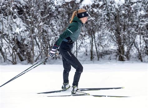 Syömishäiriö vei Karla Könöseltä, 20, nuoruusvuodet, mutta nyt hän on ...