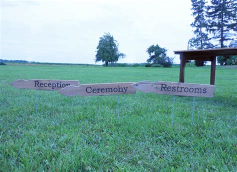 Wooden Wedding Directional Signs – Buckeyes & Bluegrass