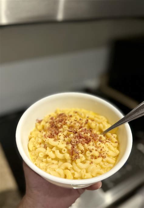 Kraft “thick and creamy” mac and cheese with bacon bits : r/tonightsdinner