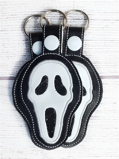 Ghostface Keychain Scream Ghost Face Horror Keychain For Men